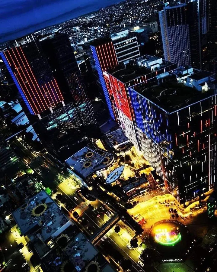 Uptown Park Suites Tower 1 Unit 8I Taguig Aparthotel