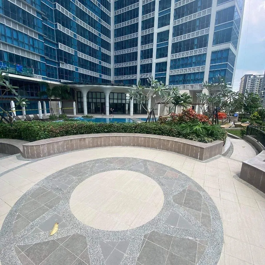Uptown Park Suites Tower 1 Unit 8I Taguig