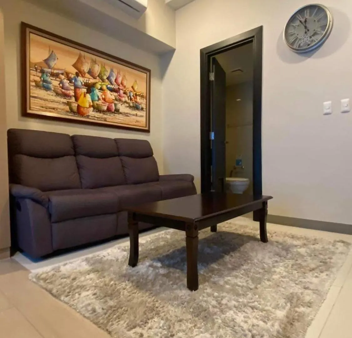 Uptown Park Suites Tower 1 Unit 8I Taguig Aparthotel