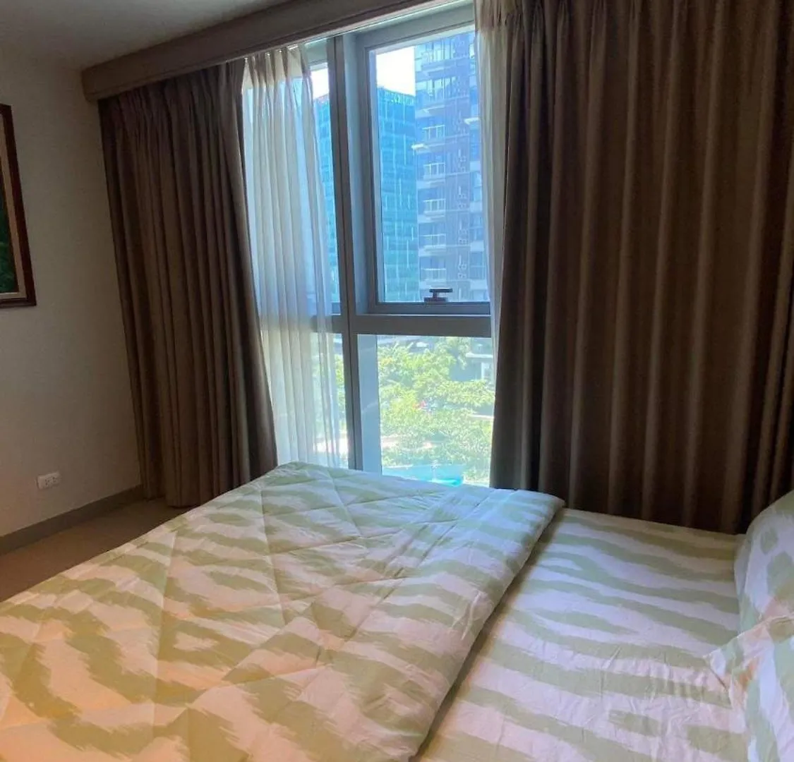 Uptown Park Suites Tower 1 Unit 8I Taguig 0*,  Philippines