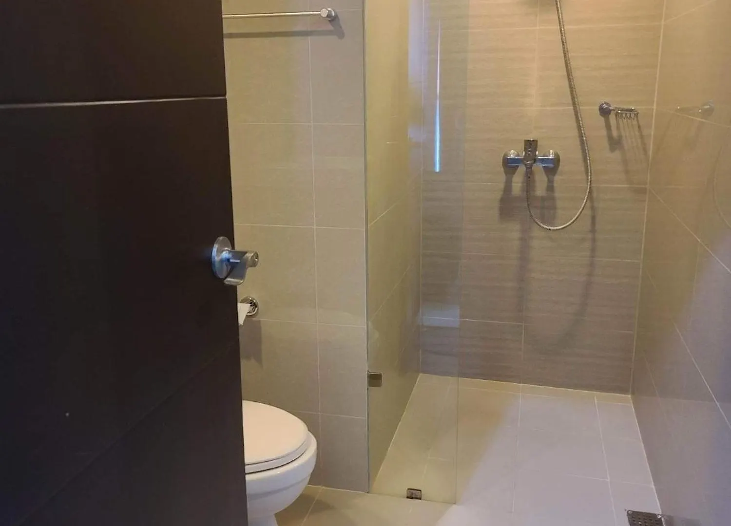 Uptown Park Suites Tower 1 Unit 8I Taguig Philippines
