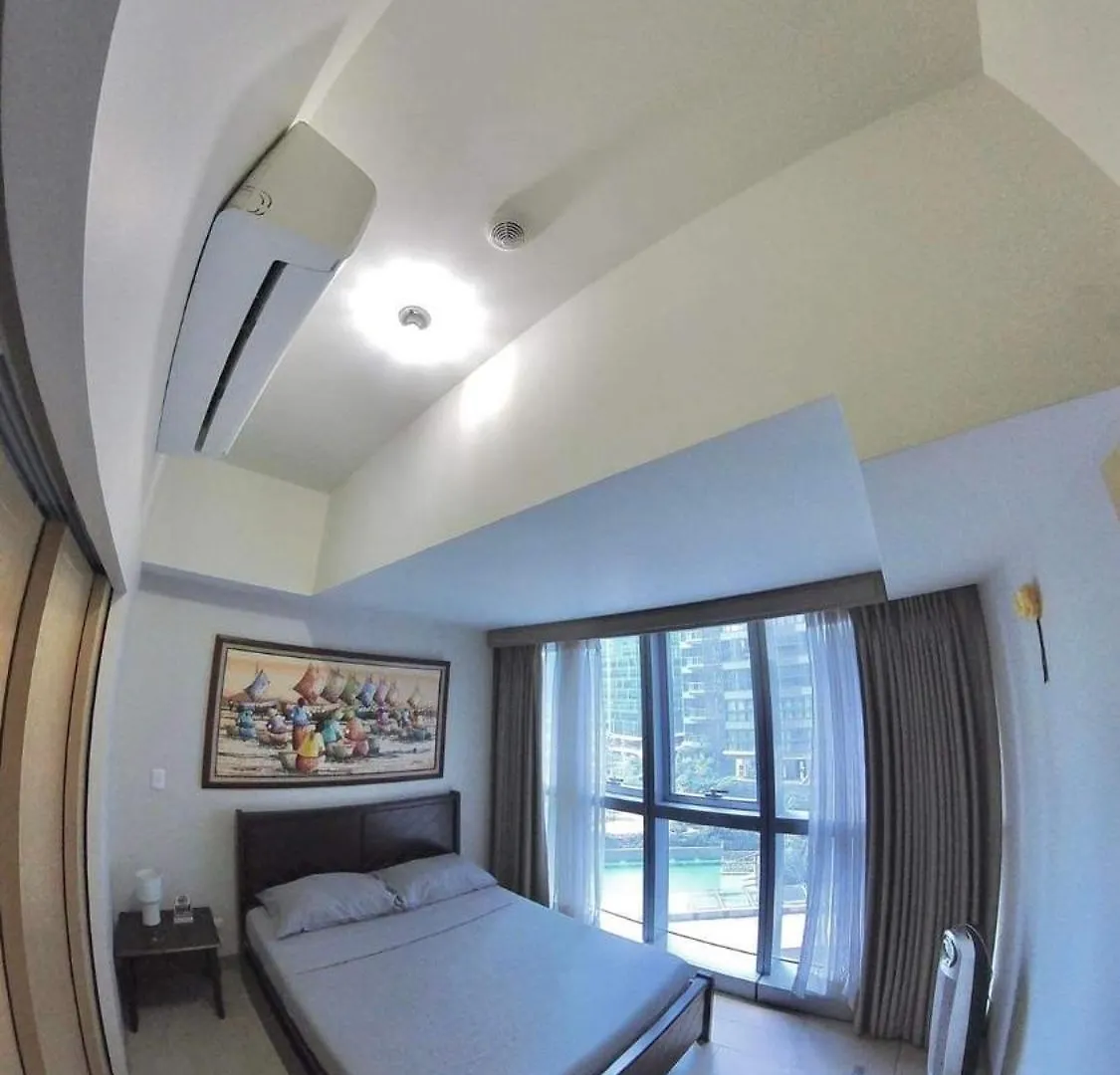 Uptown Park Suites Tower 1 Unit 8I Taguig Aparthotel