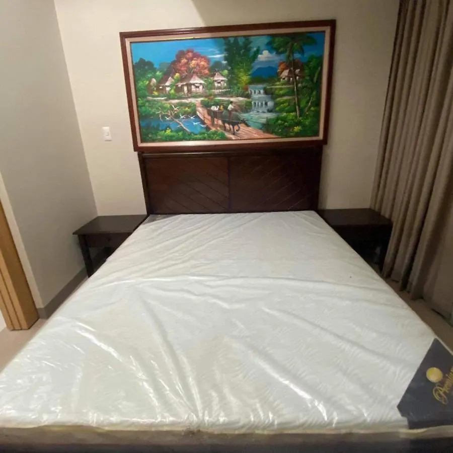 Uptown Park Suites Tower 1 Unit 8I Taguig 0*,  Philippines